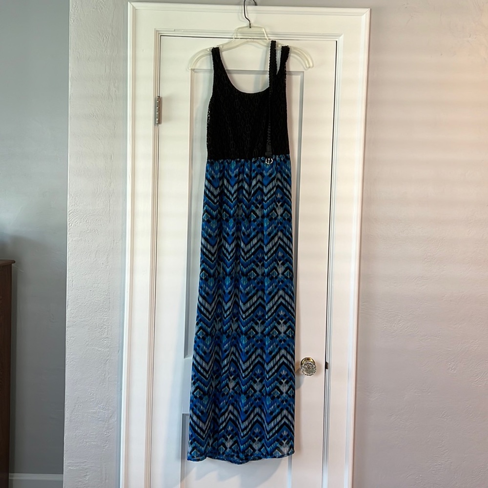 Beautiful black and blue maxi dress. Great for vaca and summer.